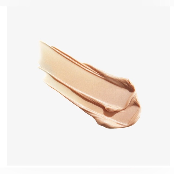 Clover by Clove Skin Is In Serum Foundation 01 Light & Comfy Matte Lipstic Rider - Picture 10 of 12